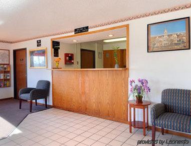 Super 8 By Wyndham Pontiac Hotel Interior photo